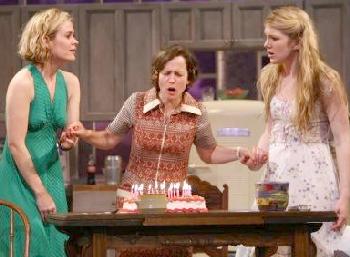 Sarah Paulson, Jennifer Dundas & Lily Rabe  in Crimes of the Heart