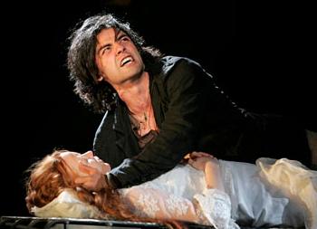 Lauren Ambrose and Oscar Isaac